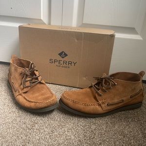 SPERRY Chukka Suede Shoe